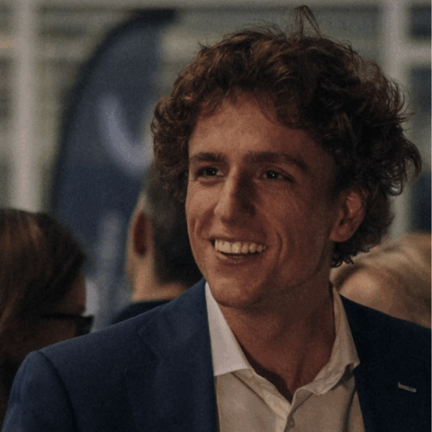 Close up photo of Villa Ter Meeren Investor wearing a suit looking to his right